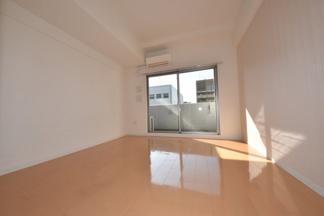 アフルエンス難波の居間・リビング