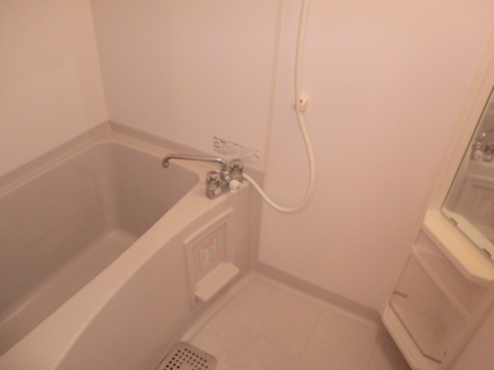 プレシャスコートの浴室|落ち着いた空間のお風呂です