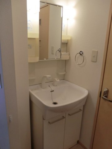 プレシャスコートの洗面所|広い洗面スペース