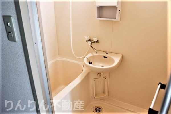 【浴室】 | メゾンオレンジ3A.B | 落ち着いた空間のお風呂です