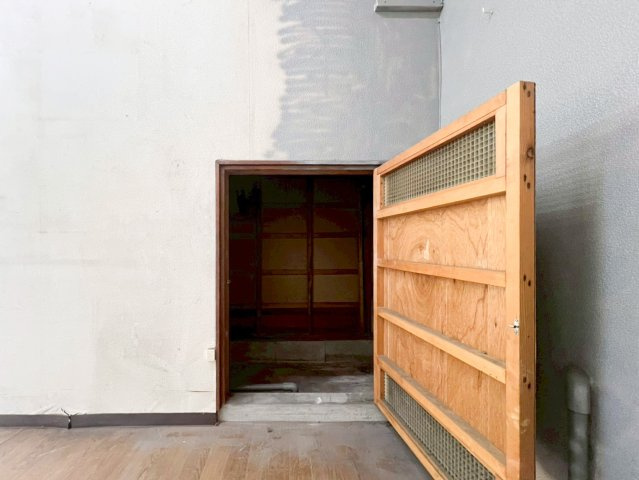 小若江2丁目住居付店舗の収納