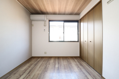 【洋室】 | ロイヤルガーデン子安 E