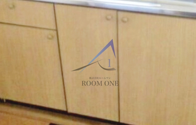 ハウスクローバーの設備|キッチン下収納です。