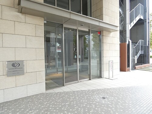 ライオンズ横浜新子安ハーバーコートのエントランス|エントランス