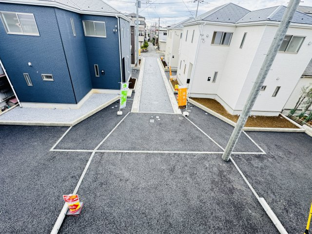 三郷市戸ケ崎３丁目新築戸建【戸ヶ崎小学校：5分】の展望|バルコニーより南西側眺望・南側駐車スペースで日当たり良好♪