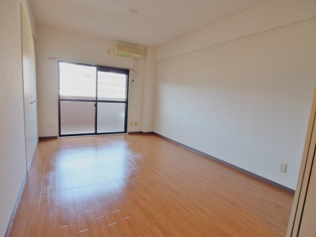 クレセールフルタの居間・リビング