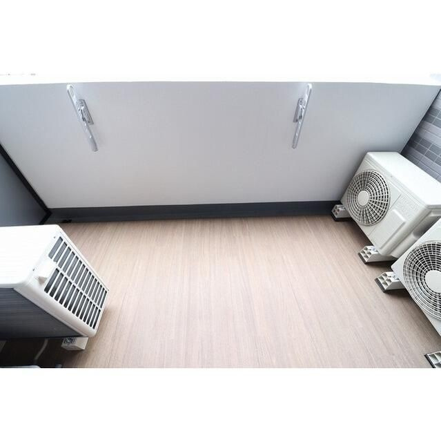 コンフォリア日暮里のバルコニー