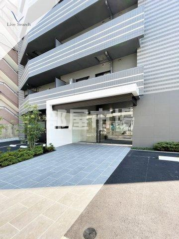 コンフォリア日暮里のエントランス