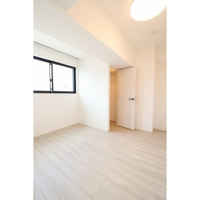 コンフォリア日暮里の寝室