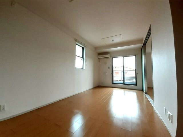 ウィスタリアⅡの居間・リビング