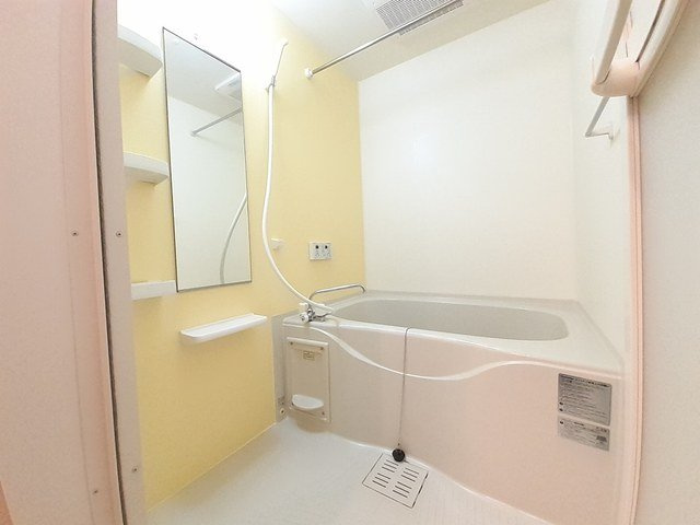 ウィスタリアⅡの浴室