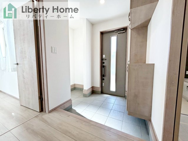 水戸市大塚町　新築戸建　A号棟の玄関