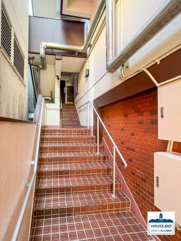 【オーナーチェンジ】丸美シャトー大須　中区大須２丁目のその他共用部分|マンション共用階段です