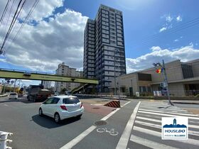 ペット可＆最上階！ヴィークステージ茶屋ヶ坂スカイレジデンスの周辺|マンション前面道路含む現地写真です。