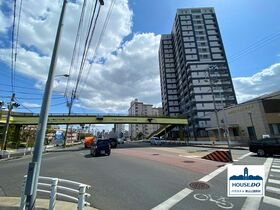 ペット可＆最上階！ヴィークステージ茶屋ヶ坂スカイレジデンスの周辺|マンション前面道路含む現地写真です。