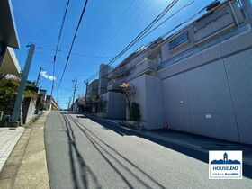 【駐車場空有＆ペット飼育可♪】パルシオ本山鹿子町の外観|外観道路北側です。