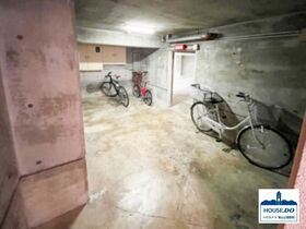 最上階・両面バルコニーで日当たり良好！廻間公園南マンションのその他共用部分|駐輪場の様子