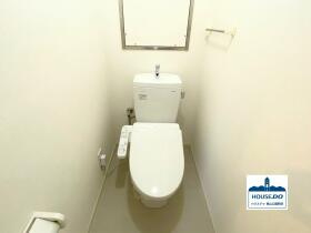 ◆グランドメゾンサン原A棟◆駅・お買い物施設徒歩約3分圏内！のトイレ|トイレは快適な温水洗浄便座です。