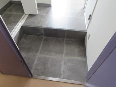 Succeed吉祥院（サクシード吉祥院）の玄関