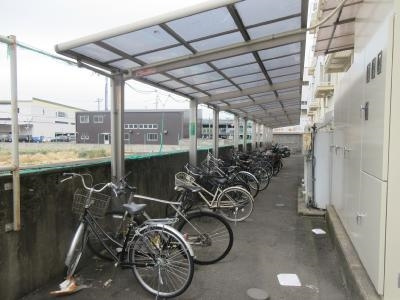 Succeed吉祥院（サクシード吉祥院）の駐車場|駐輪場