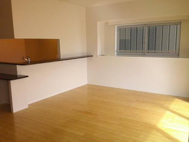 【居間・リビング】 | 水戸市末広町1丁目　中古マンション　Dクラディア水戸末広町 | 3階部分なので、陽当たり良好。