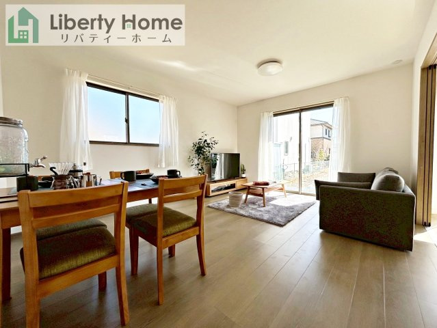 水戸市大塚町　新築戸建　B号棟の居間・リビング