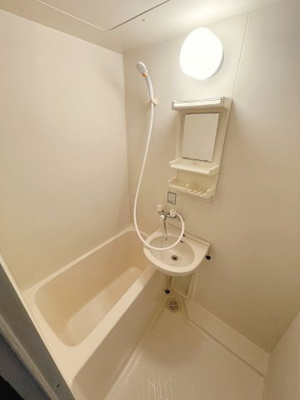 【浴室】 | ヴィラ・リベルテ下新庄 | 落ち着いた空間のお風呂です