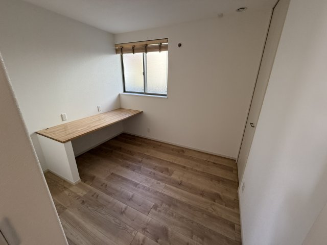 豊中市岡町南戸建の寝室