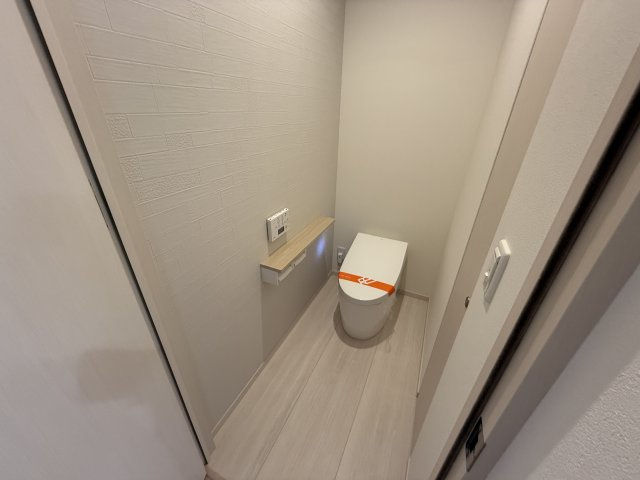 豊中市岡町南戸建のトイレ