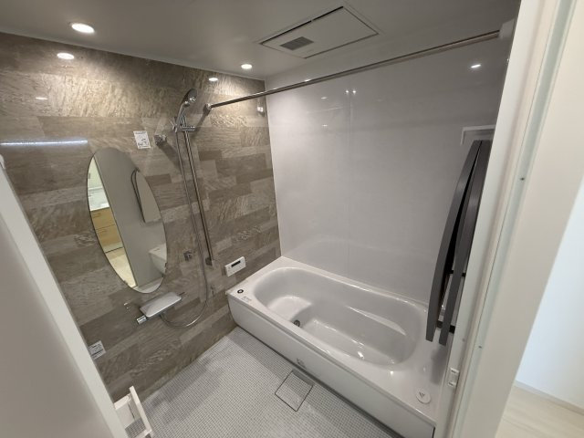 豊中市岡町南戸建の浴室