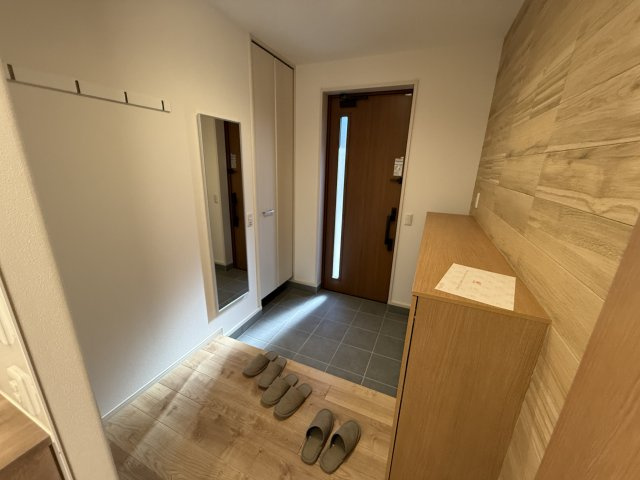 豊中市岡町南戸建の玄関