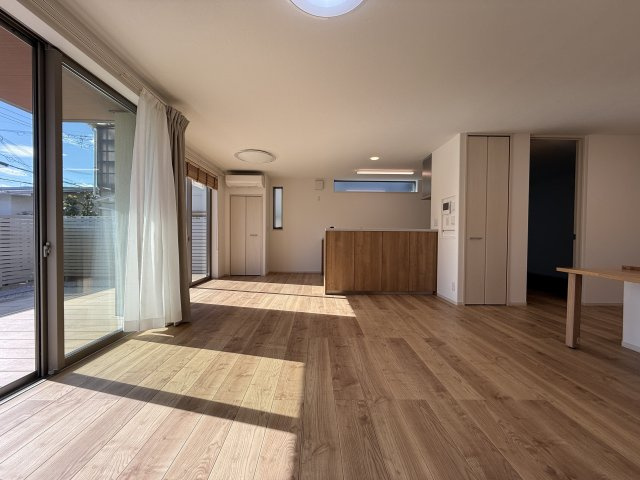 豊中市岡町南戸建の居間・リビング