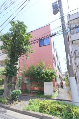 グランティーズ大森の外観|外観　20016年9月築　木造地上3階建て
東京都大田区中央3丁目　JR京浜東北線蒲田駅徒歩20分、京浜急行本線大森町駅徒歩18分