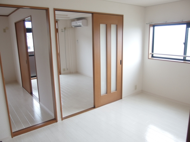 ガーデンヒルズＮの居間・リビング