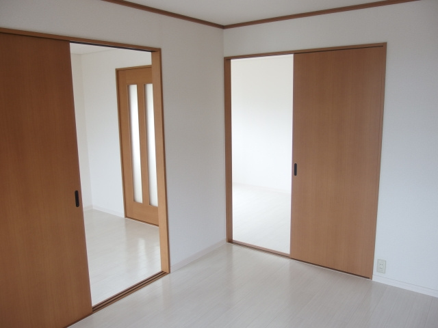 ガーデンヒルズＮの居間・リビング