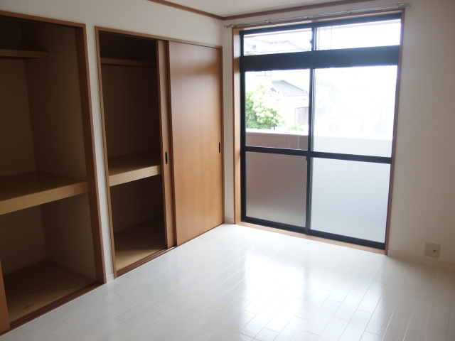 ガーデンヒルズＮの収納