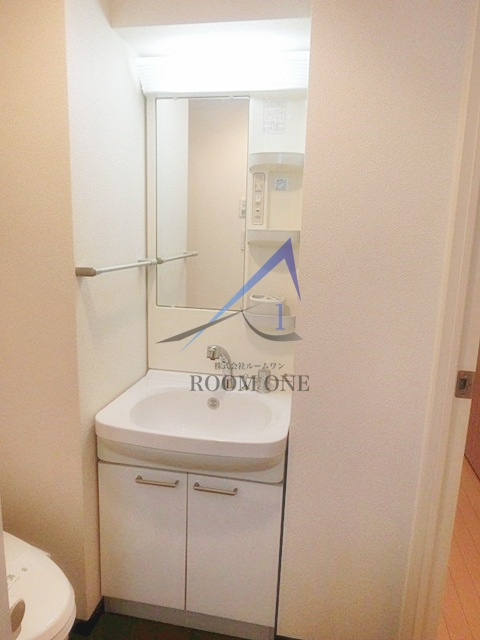 フェニックス横濱関内BAY MARKSの洗面所|独立洗面台です。