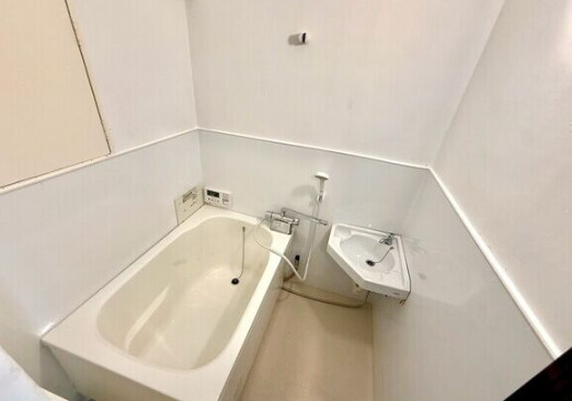 リアライズ甲南山手 東棟の浴室