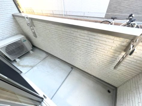 ジーメゾン守口藤田のバルコニー