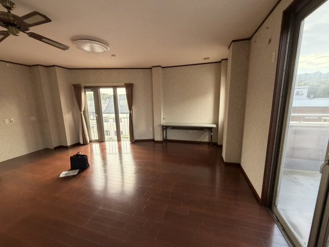 手広ビルの内装