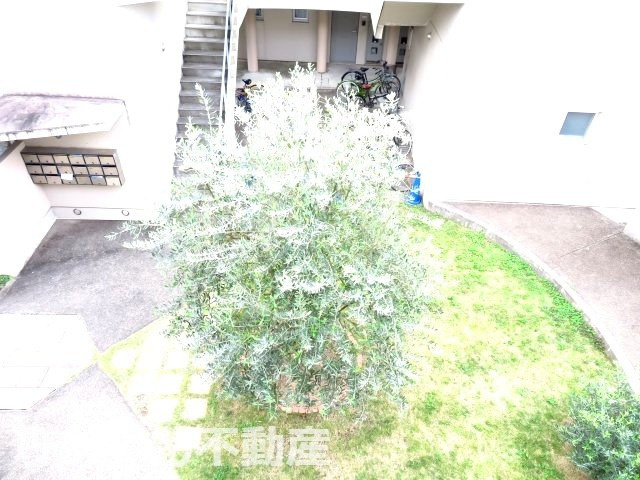 【庭】 | メゾンオレンジ3A.B | たまにはお庭で休日を過ごしてみるのもよいかもしれません