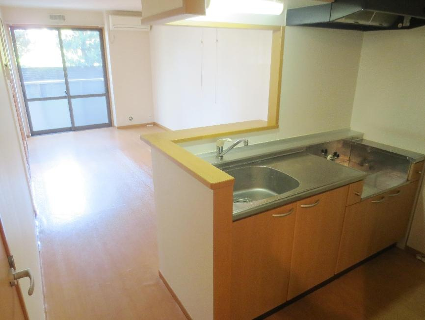 ルミエールBの居間・リビング