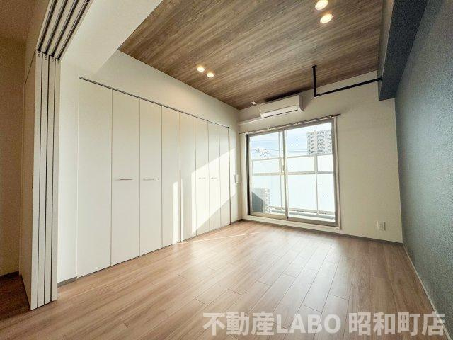 Broad阿倍野阪南町Residenceの洋室
