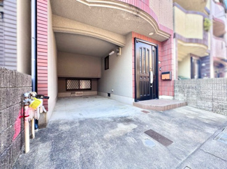 【駐車場】 | 宇治市小倉町堀池　中古戸建 | 【駐車場】
ワンボックス駐車可能です。