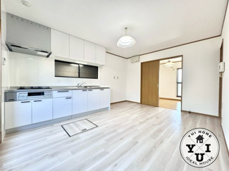 【居間・リビング】 | 宇治市小倉町堀池　中古戸建 | 令和7年10月リフォーム済！水回り（キッチン、洗面台、トイレ2ヶ所）新調しています。