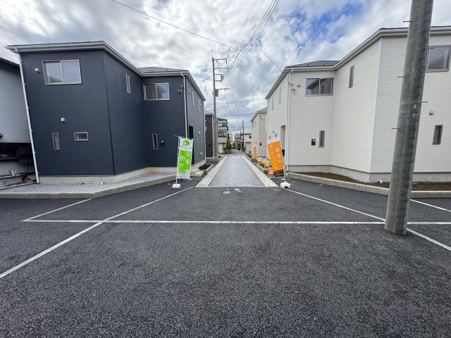 三郷市戸ケ崎３丁目新築戸建【戸ヶ崎小学校：5分】の前面道路含む現地写真|西側前面道路