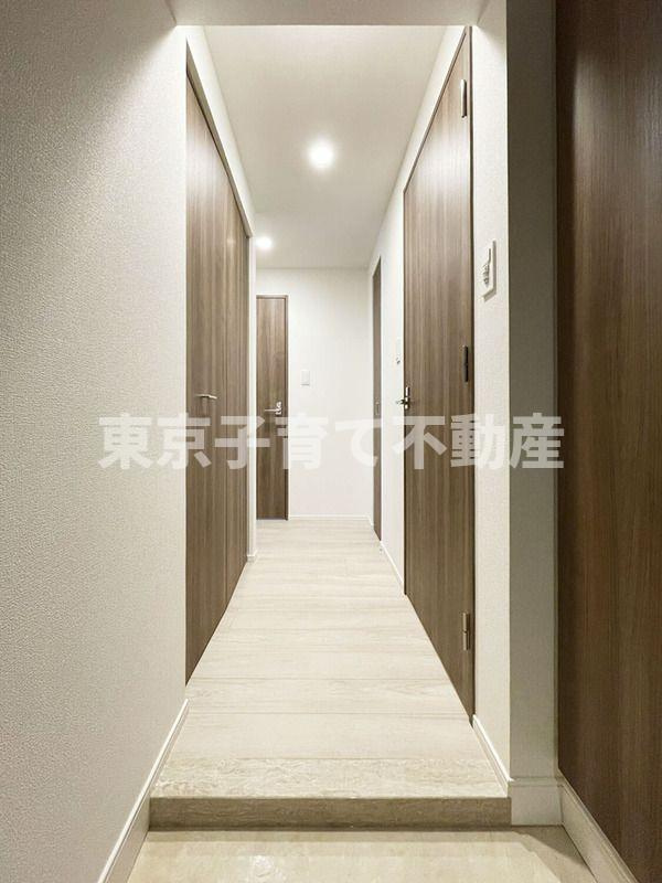 S-RESIDENCE高島平asoleaの玄関
