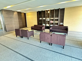 【その他共用部分】 | なかもずアイランズ | 共用スペースにソファーがあり、コミュニケーションのとれる空間です。