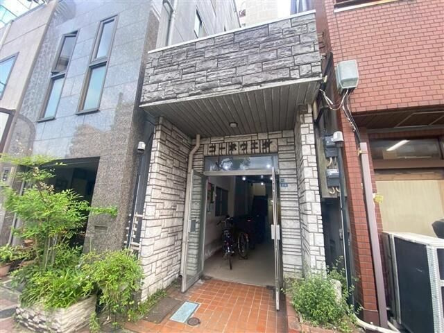 コーポウエダのエントランス