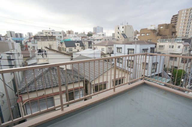 本駒込５　戸建の展望|広々としたルーフバルコニー。4階からの展望。